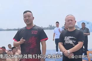 你们老哥俩？！保罗在印第安纳波利斯与好友韦德相聚！